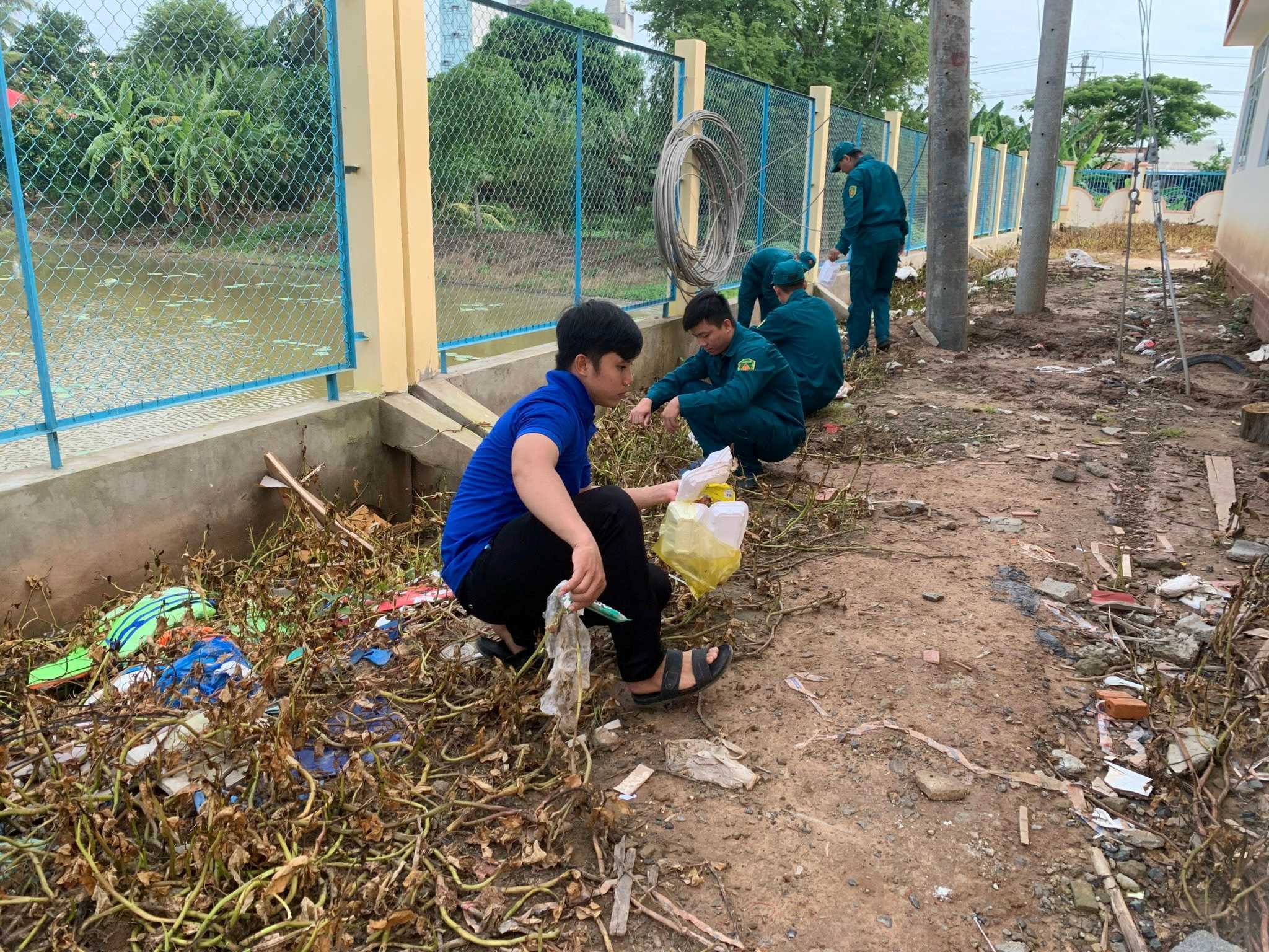 hình hoạt động của các bạn doàn viên, thanh niên tiếp theo